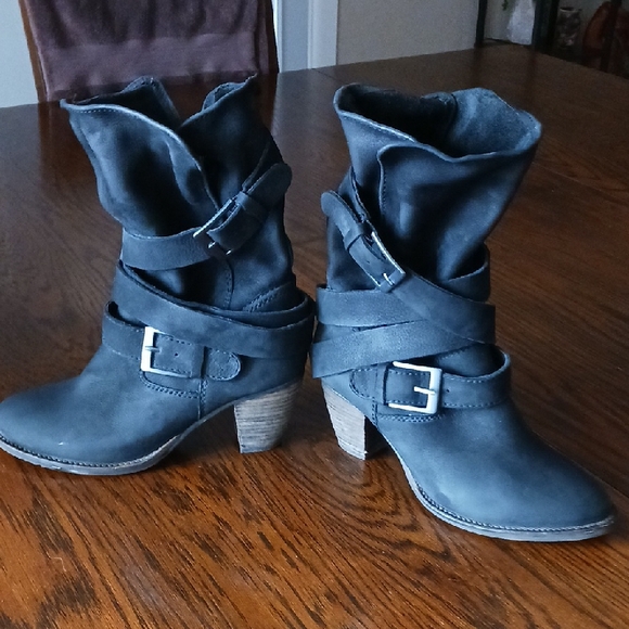 Steve Madden Shoes - SALE! 😃 Steve Madden Johnnyy Black Women's Ankle Boots